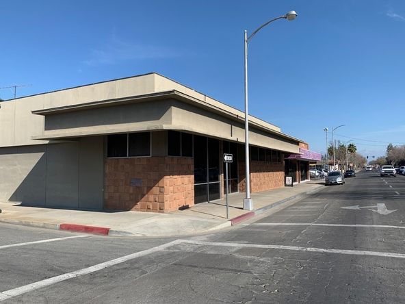300 E Center Ave, Visalia, CA 93291